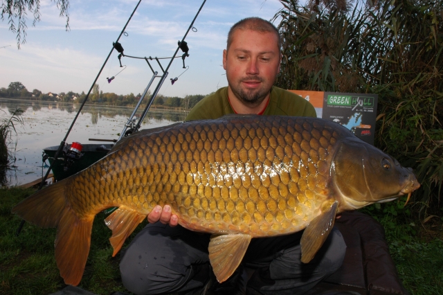 Gustov osobák 15.24 kg GH2009.jpg